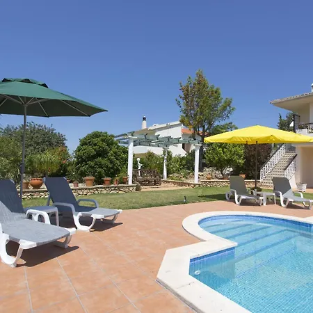 Family And Pool By Homing Villa *